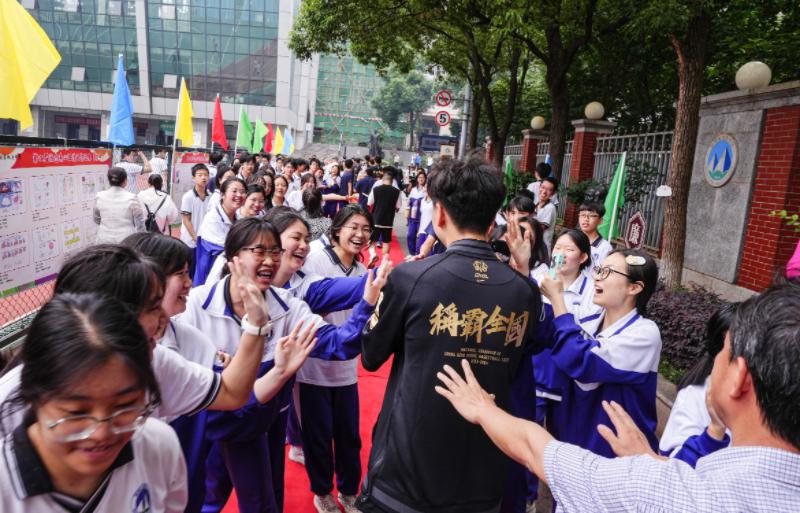 地质中学篮球队实力_地质中学篮球队冠军_地质中学女篮